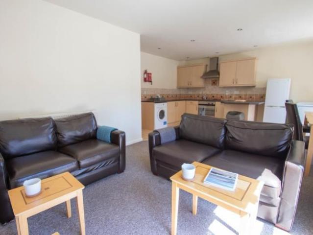 2 bedroom ground floor flat to rent
