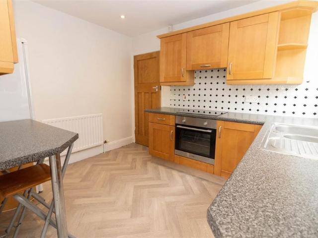 2 bedroom ground floor flat to rent