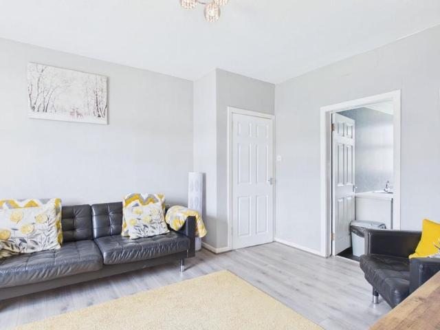 2 bedroom ground floor flat to rent