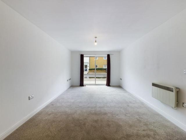 2 bedroom ground floor flat to rent