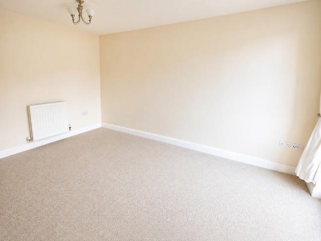 2 bedroom ground floor flat to rent