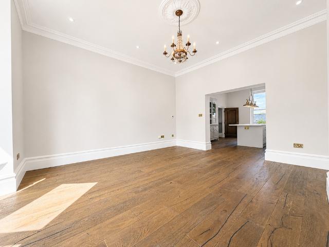 2 bedroom ground floor flat to rent