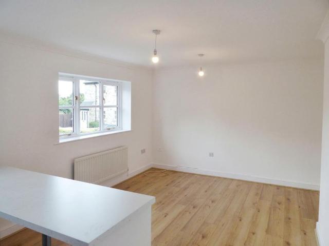 2 bedroom ground floor flat to rent