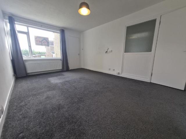 2 bedroom ground floor flat to rent
