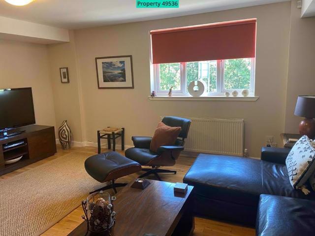 2 bedroom ground floor flat to rent