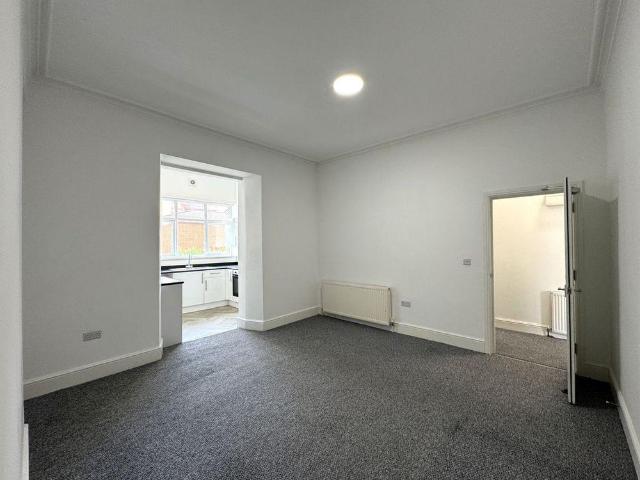 2 bedroom ground floor flat to rent