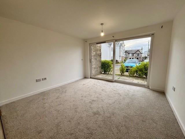 2 bedroom ground floor flat to rent