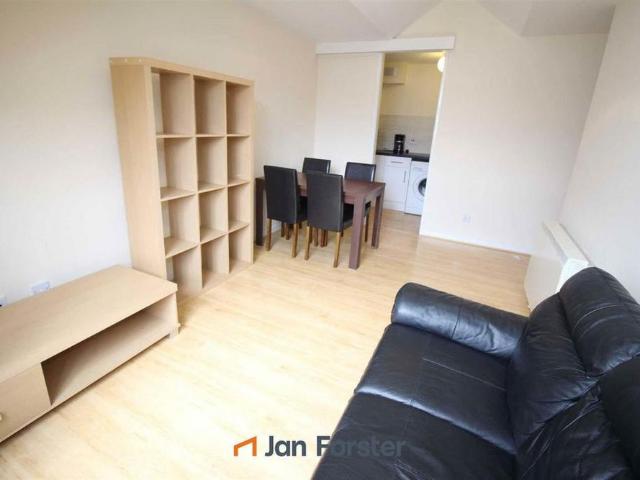 2 bedroom ground floor flat to rent