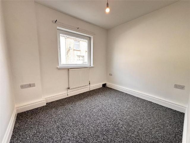 2 bedroom ground floor flat to rent
