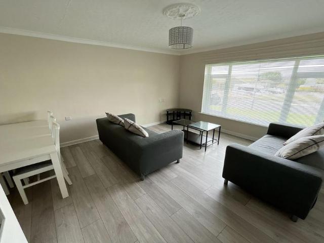 2 bedroom ground floor flat to rent