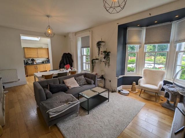 2 bedroom ground floor flat to rent