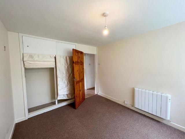 2 bedroom ground floor flat to rent