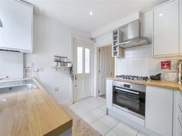 2 bedroom Ground floor flat to rent