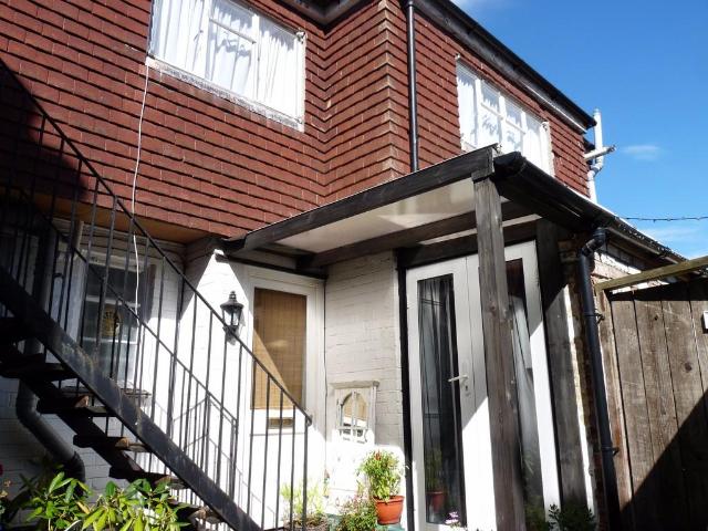 2 bedroom ground floor flat to rent