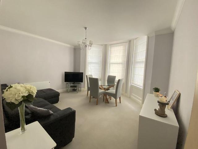 2 bedroom ground floor flat to rent