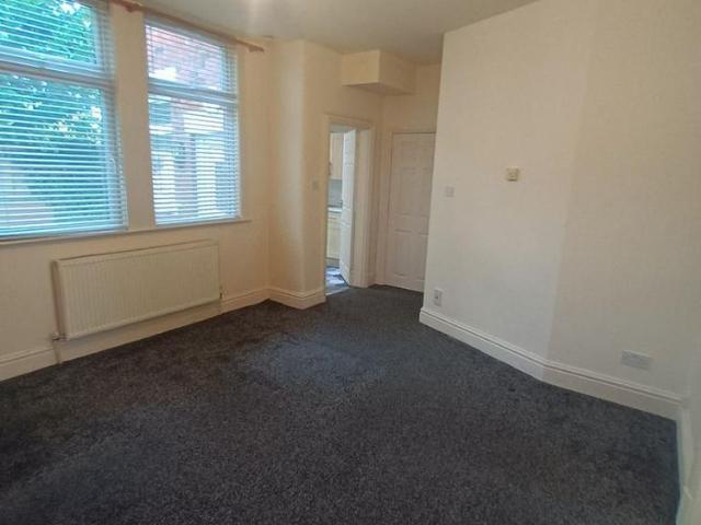 2 bedroom ground floor flat to rent