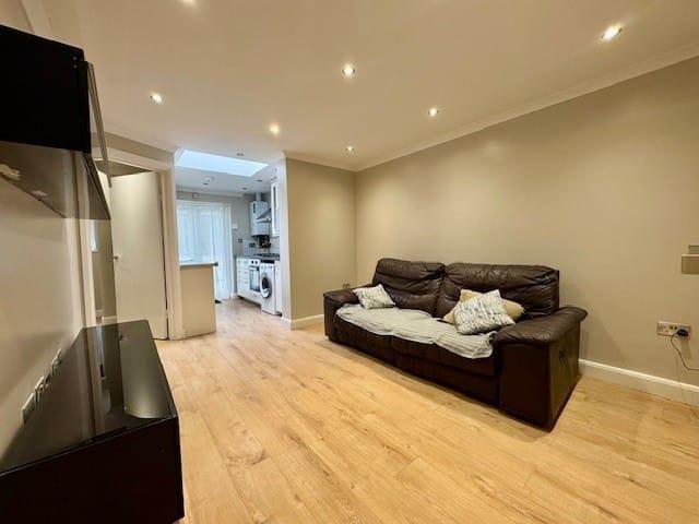 2 bedroom ground floor flat to rent