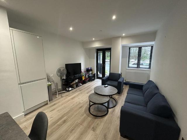 2 bedroom ground floor flat to rent