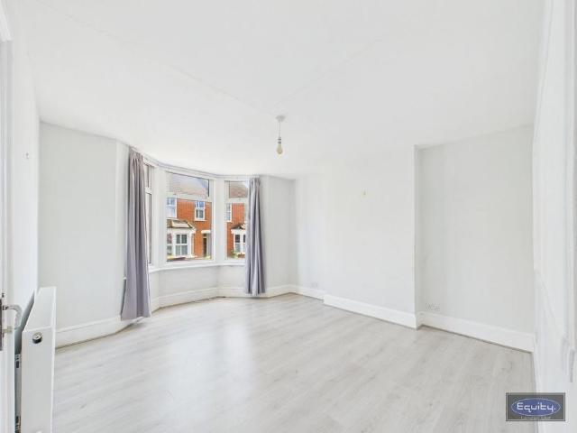 2 bedroom ground floor flat to rent