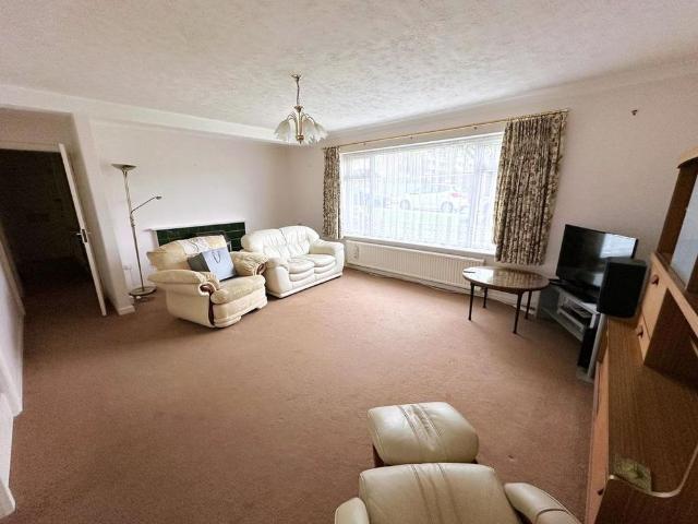 2 bedroom ground floor flat to rent