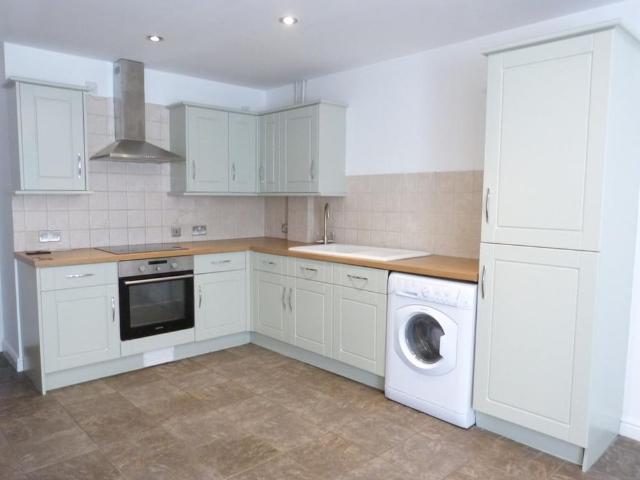 2 bedroom ground floor flat to rent