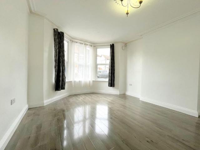 2 bedroom ground floor flat to rent