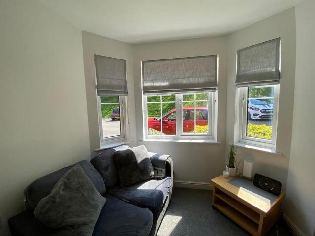 2 bedroom ground floor flat to rent