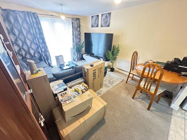 2 bedroom ground floor flat to rent