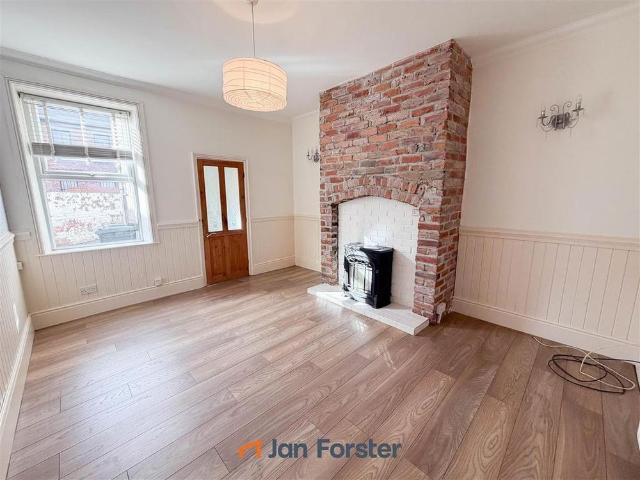 2 bedroom ground floor flat to rent