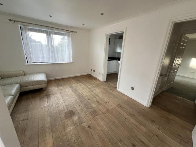 2 bedroom ground floor flat to rent