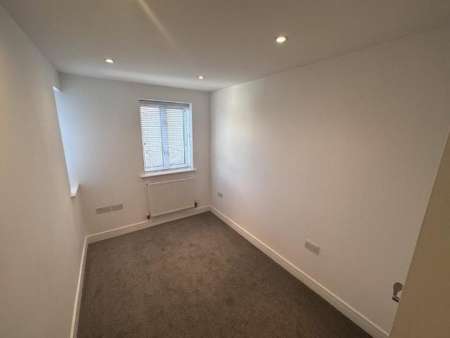 2 bedroom ground floor flat to rent