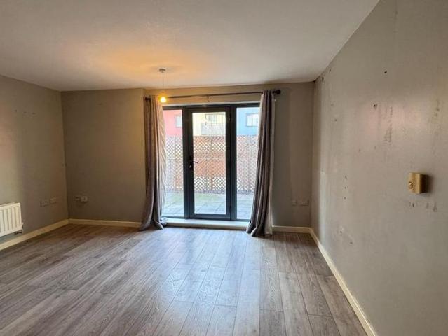 2 bedroom ground floor flat to rent