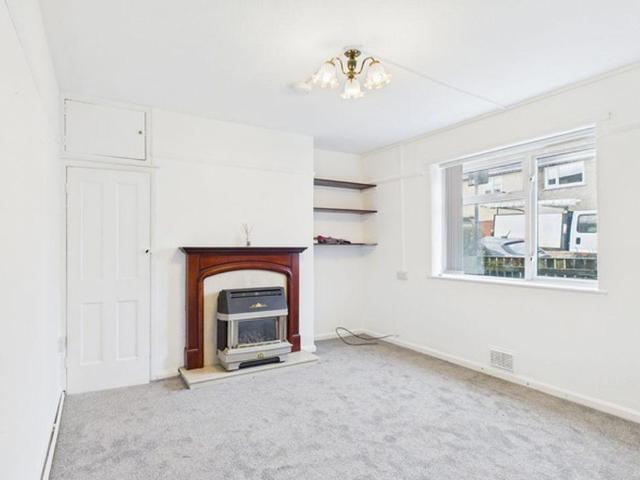 2 bedroom ground floor flat to rent