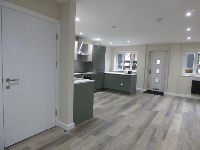 2 bedroom ground floor flat to rent