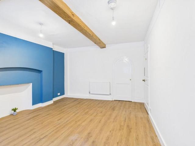 2 bedroom ground floor flat to rent