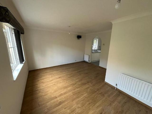 2 bedroom ground floor flat to rent