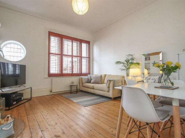 2 bedroom ground floor flat to rent