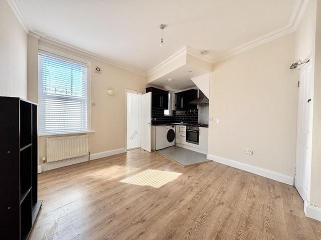 2 bedroom ground floor flat to rent