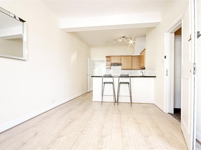 2 bedroom Ground floor flat to rent