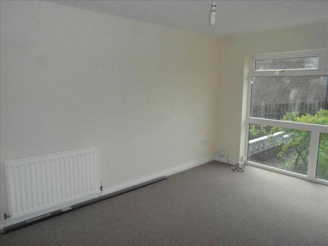 2 bedroom ground floor flat to rent