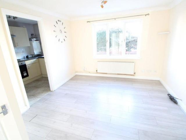 2 bedroom ground floor flat to rent