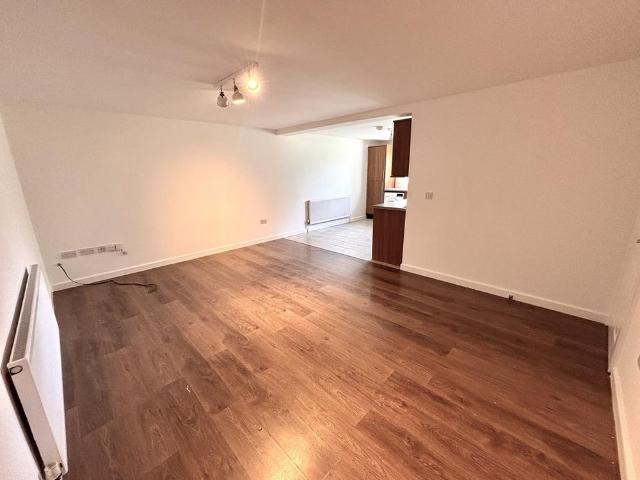 2 bedroom ground floor flat to rent