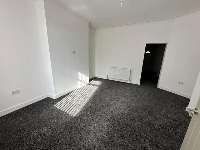 2 bedroom ground floor flat to rent