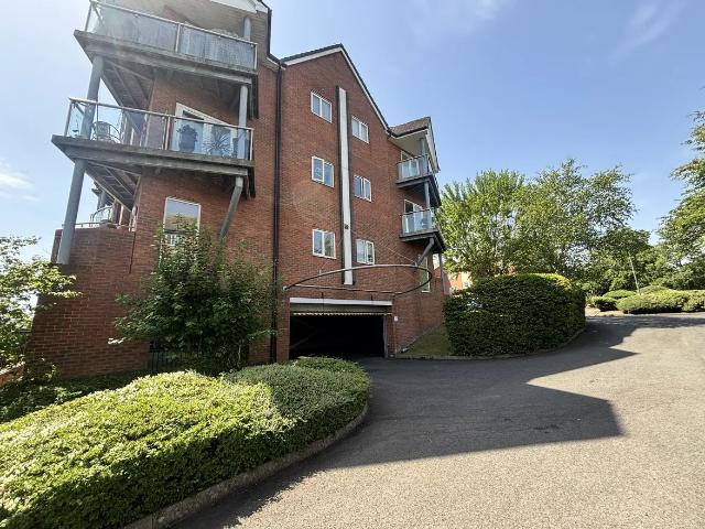 2 bedroom ground floor flat to rent