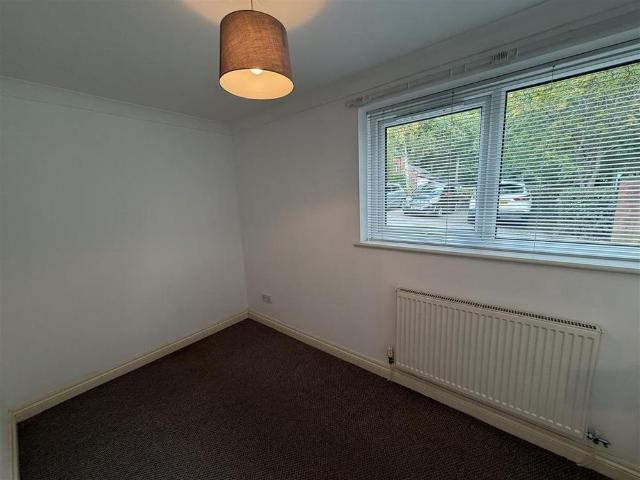 2 bedroom ground floor flat to rent