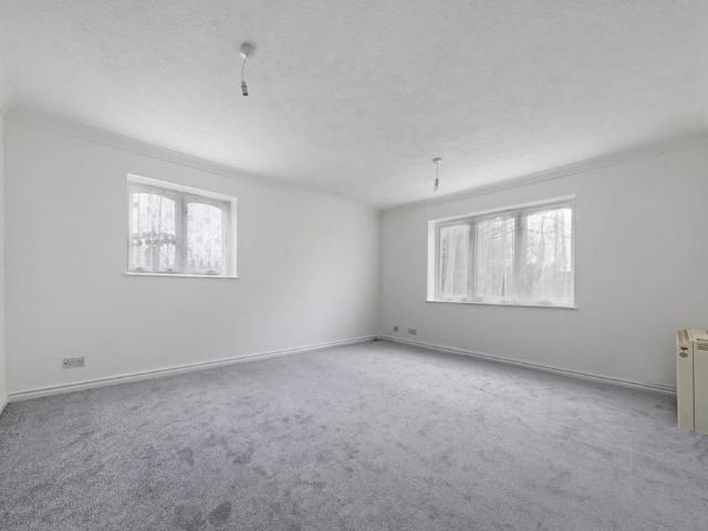 2 bedroom ground floor flat to rent