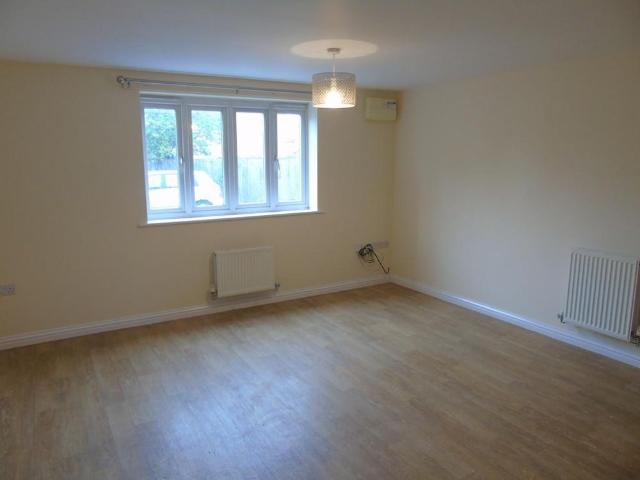 2 bedroom ground floor flat to rent