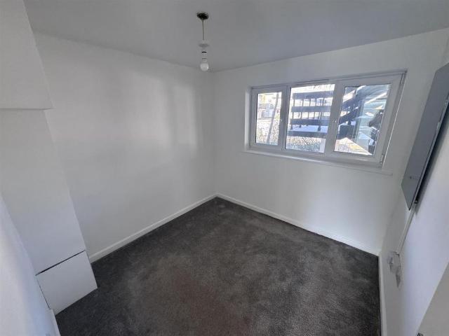 2 bedroom ground floor flat to rent