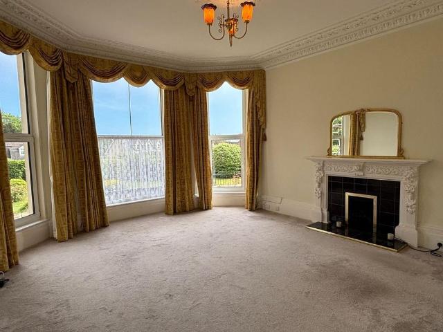 2 bedroom ground floor flat to rent