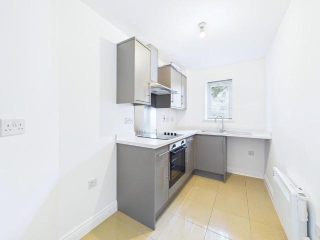 2 bedroom ground floor flat to rent